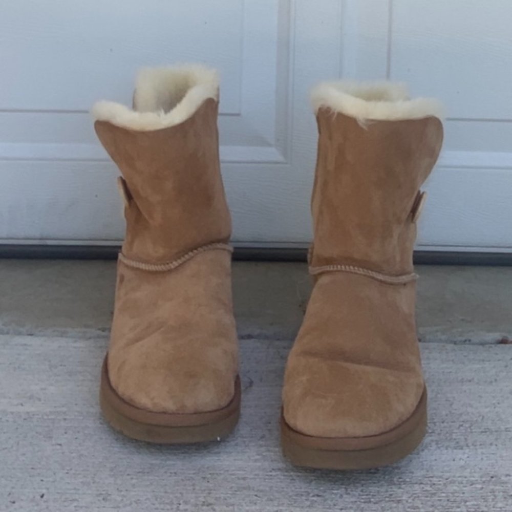 Bailey Button Ugg Boot! - image 1